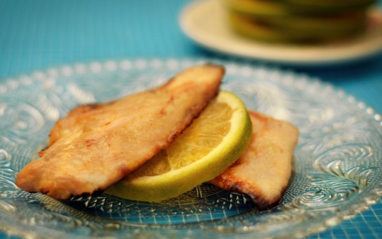 Filé de frango com laranja e hortelã