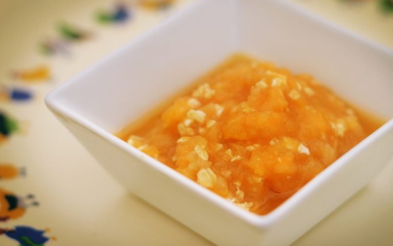 Papa de mamão, maçã e aveia