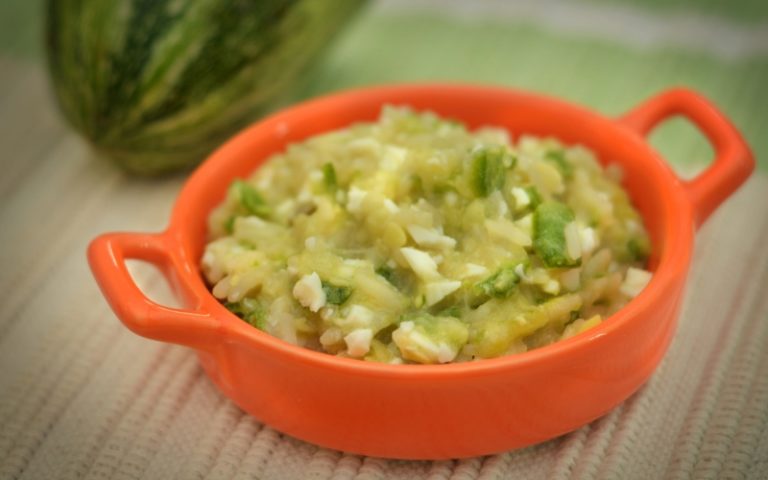 Papa de arroz, abobrinha e ovo