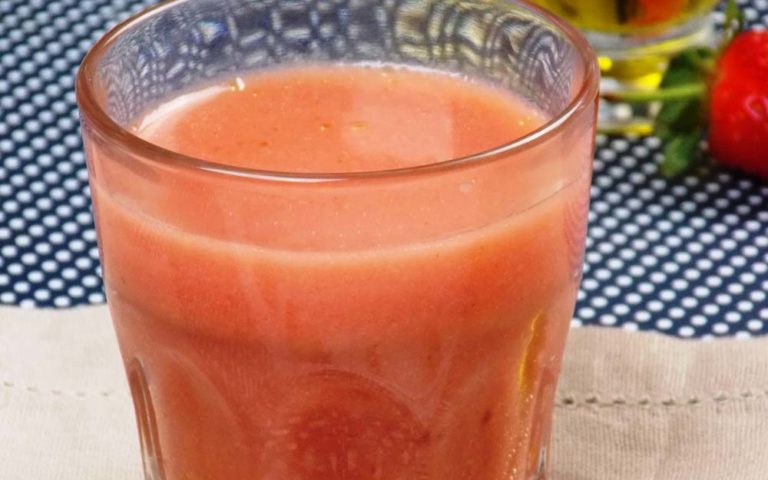 Gaspacho com morango