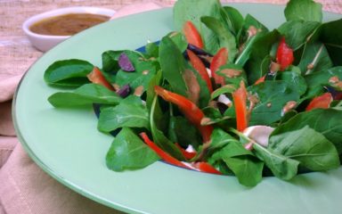 Salada de rúcula com molho especial de mostarda