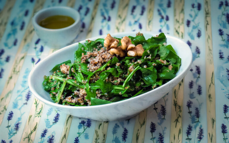 Salada de trigo com rúcula