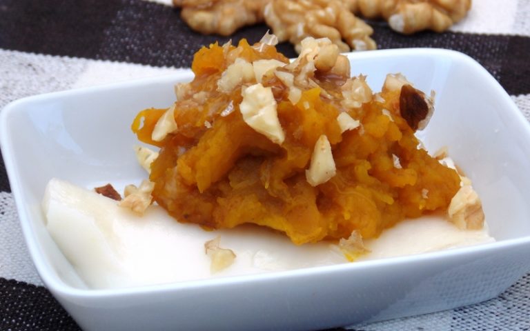 Queijo de cabra com doce de abóbora e nozes