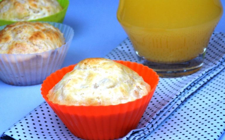 Lanche intermediário: Muffin de pão de queijo e frango
