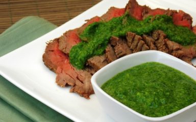 Mignon em tiras com molho de salsinha