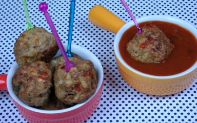 Bolinhas de carne com aveia ao molho de tomate