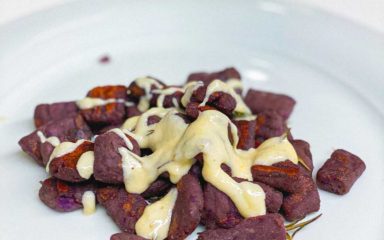 Gnocchi de batata roxa