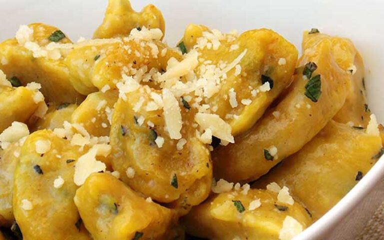 Nhoque de abóbora com casca