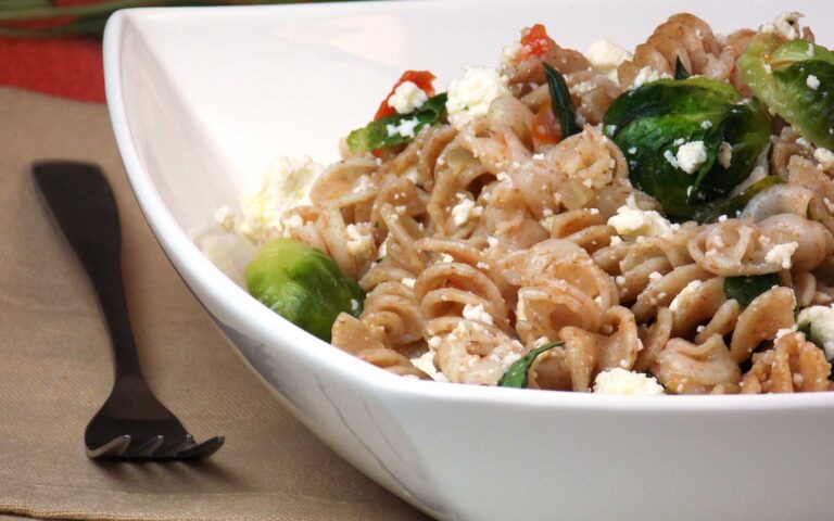 Fusilli com vegetais e ricota