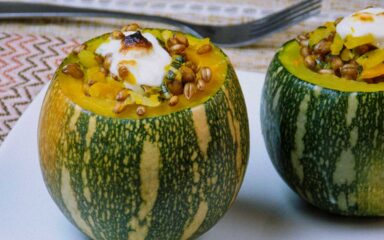 Abóbora recheada com trigo