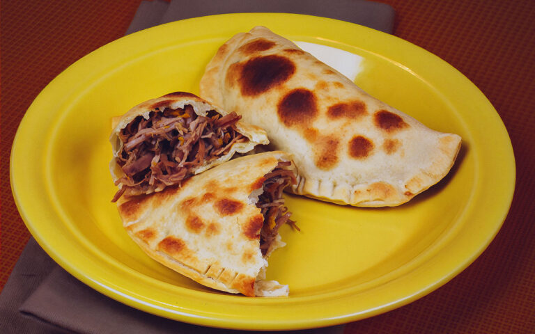 Pastel assado de carne louca