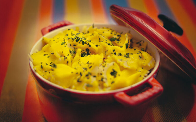 Farfalle ao molho de abóbora e requeijão